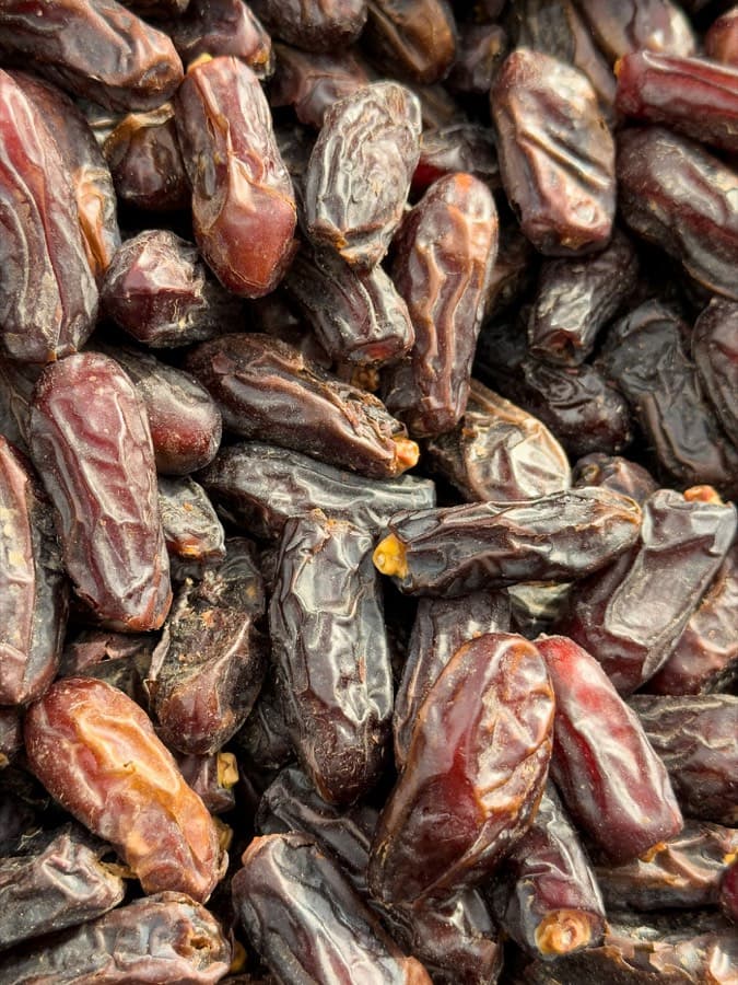 Mabroom dates